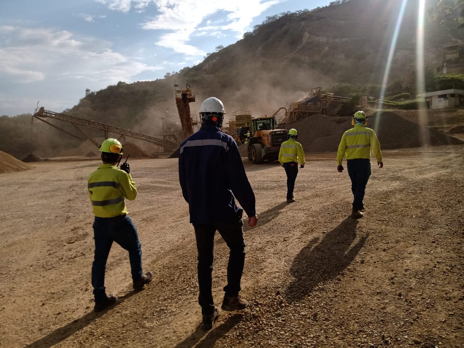 Cuadrilla de Los Restrepos en sitio